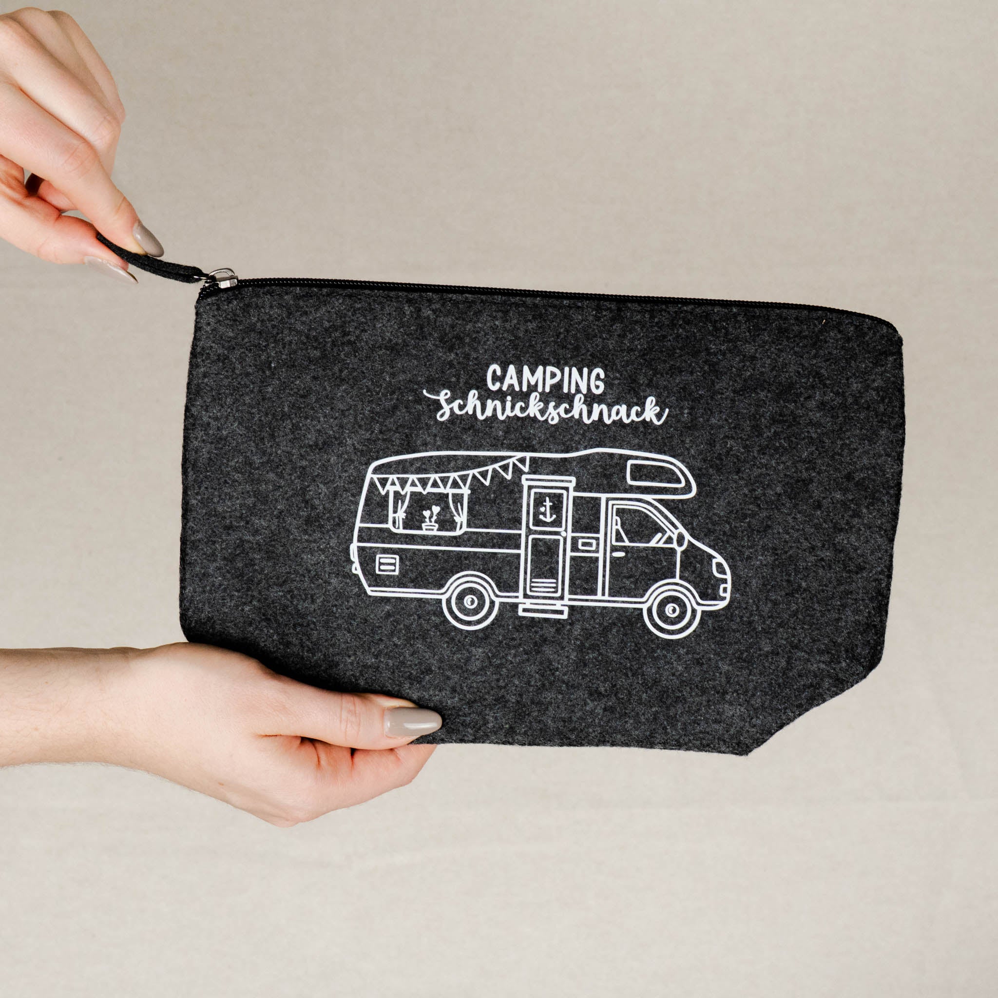Filztasche „Campingschnickschnack“